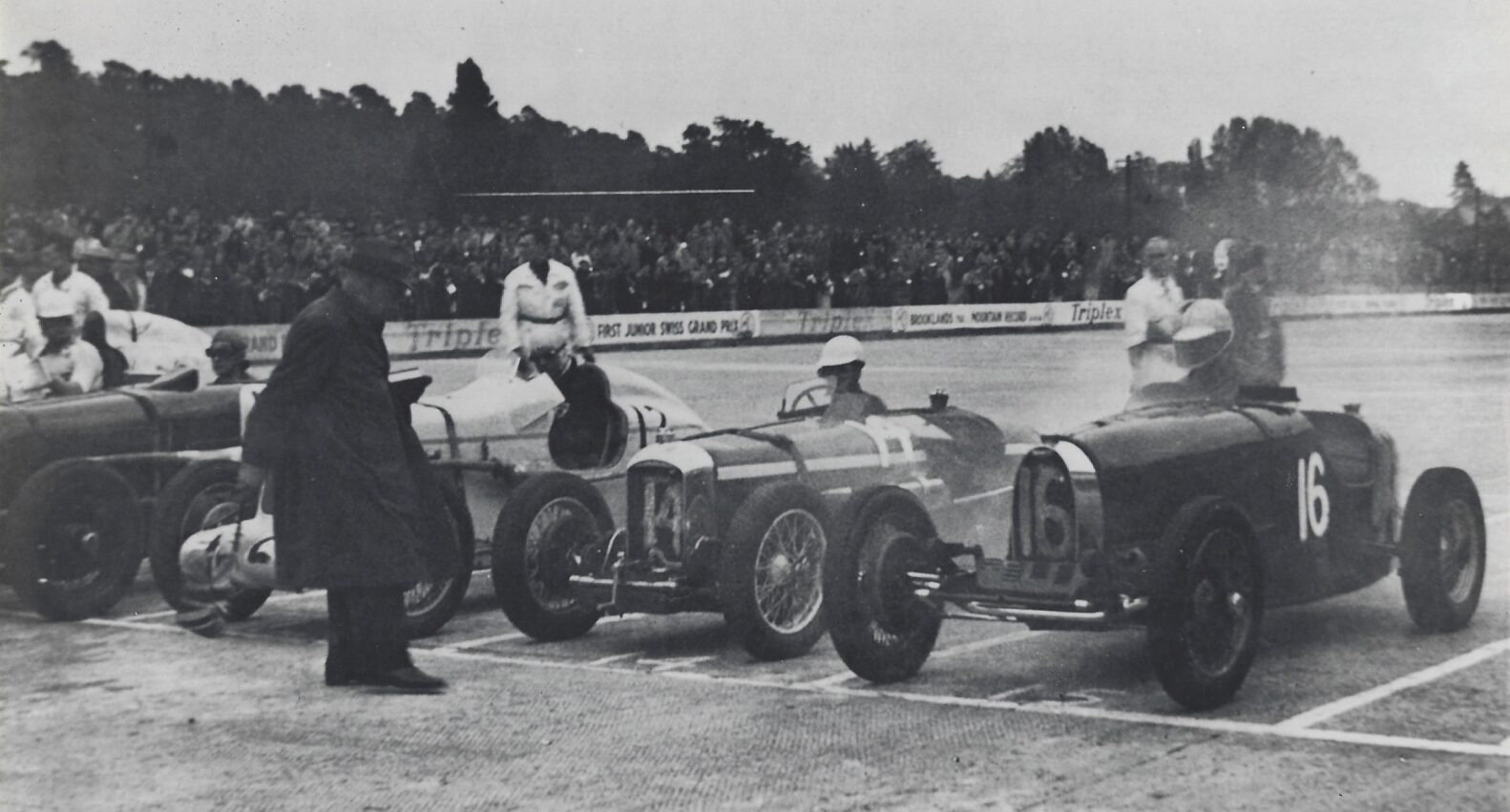 Vintage photo of Amilcar C6 Brooklands Voiturette lining up to race