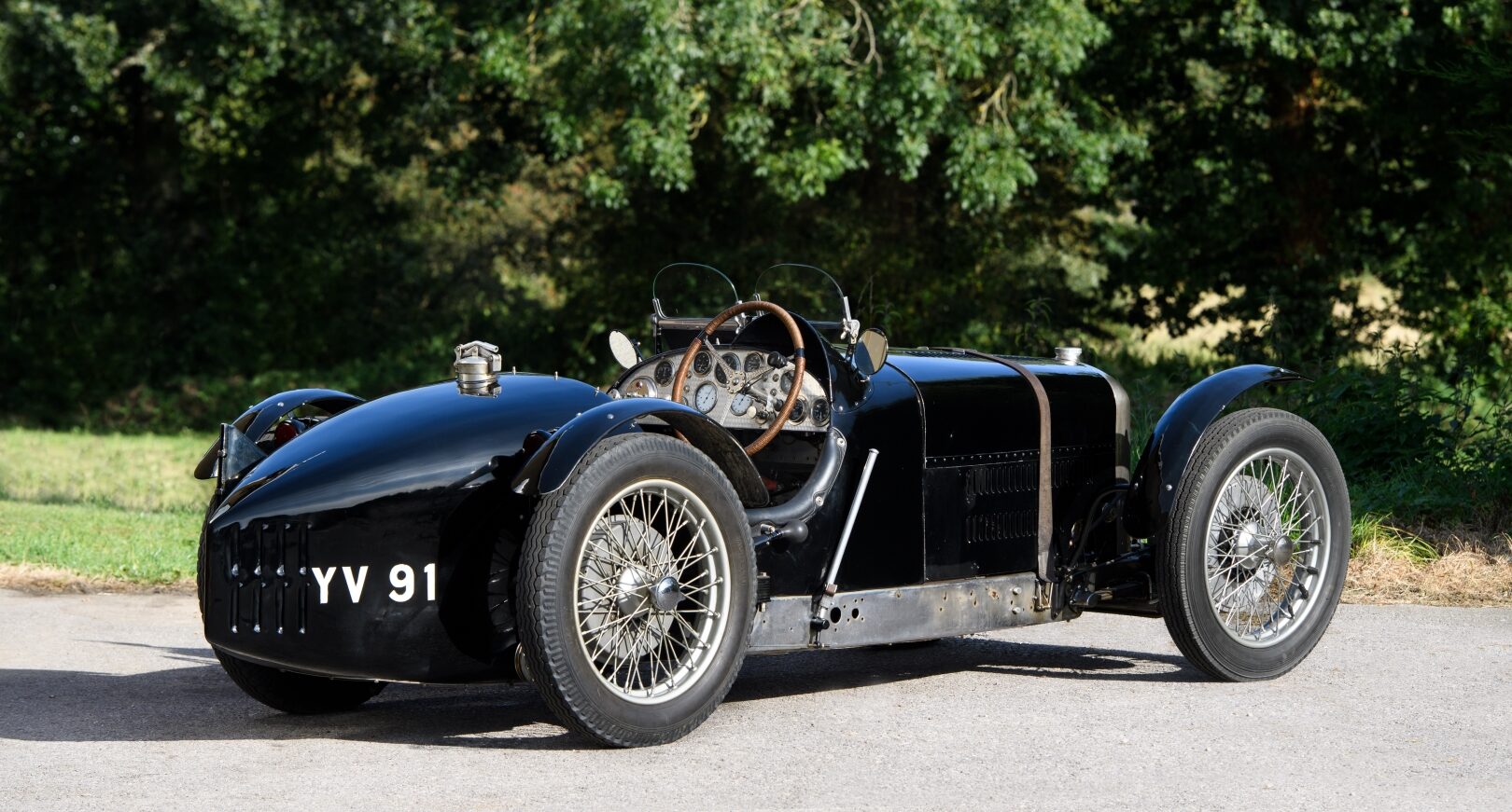 Side view of classic Amilcar C6 Brooklands Voiturette