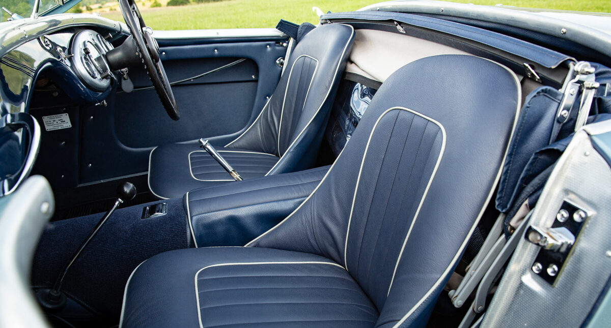 Austin Healey 100/4 interior