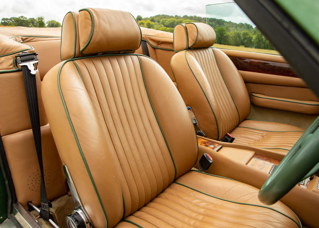 1986 Aston Martin V8 Volante EFi