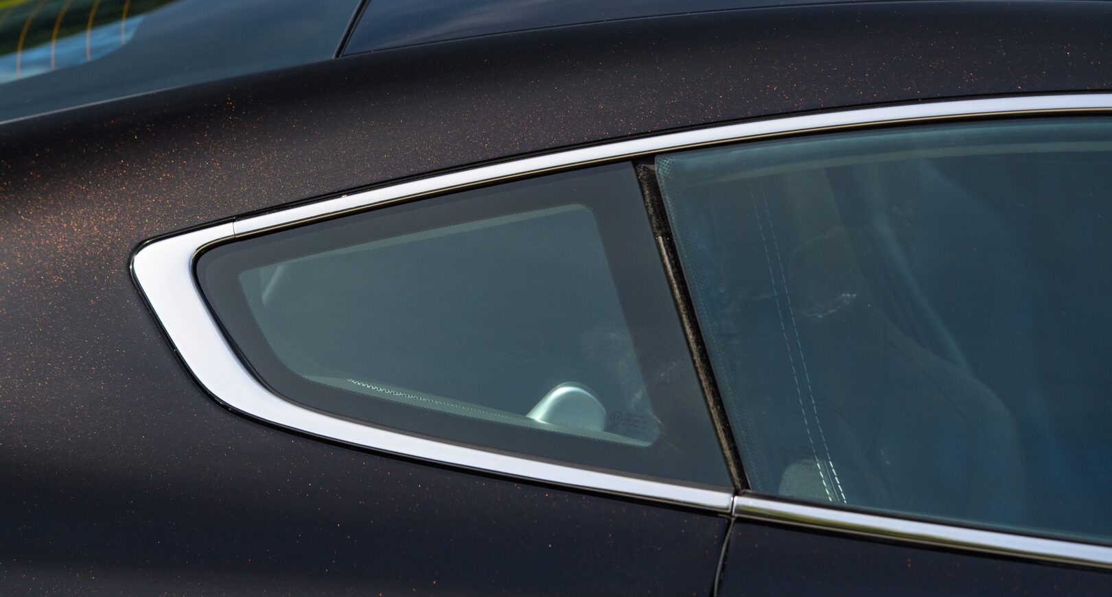 Detail photo of Aston Martin V12 Vantage windows