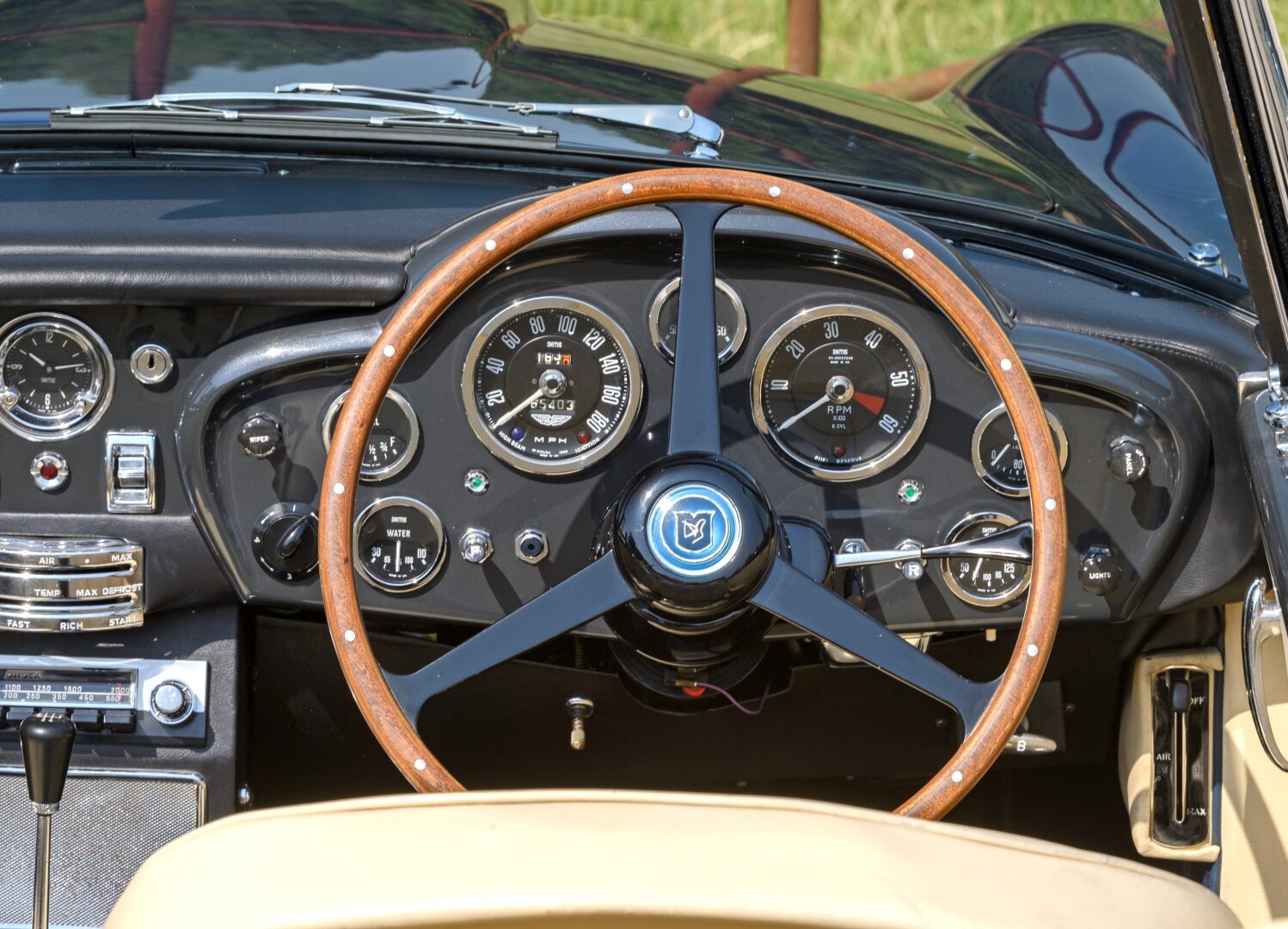 1966 Aston Martin DB6 Short Chassis Vantage Volante