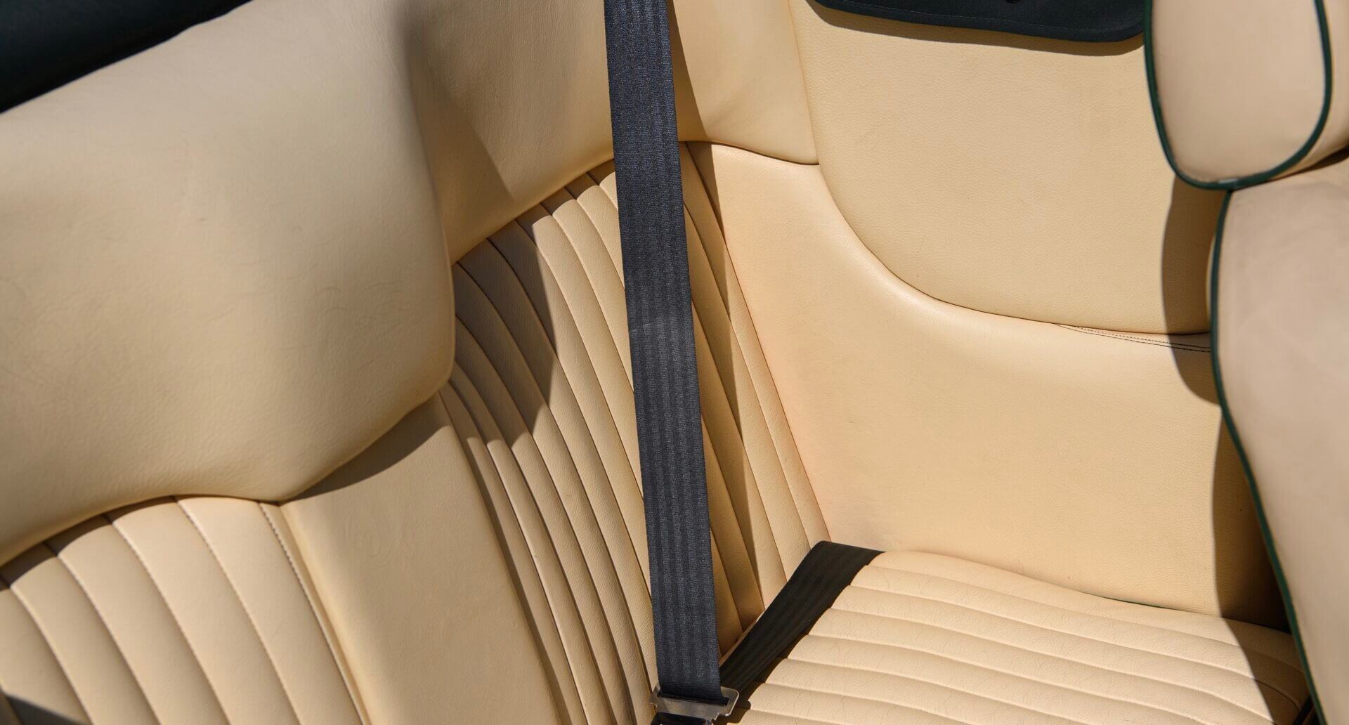 Photo of Aston Martin V8 Volante rear seats 