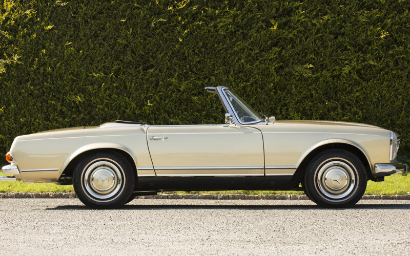 1969 Mercedes Benz 230SL Pagoda