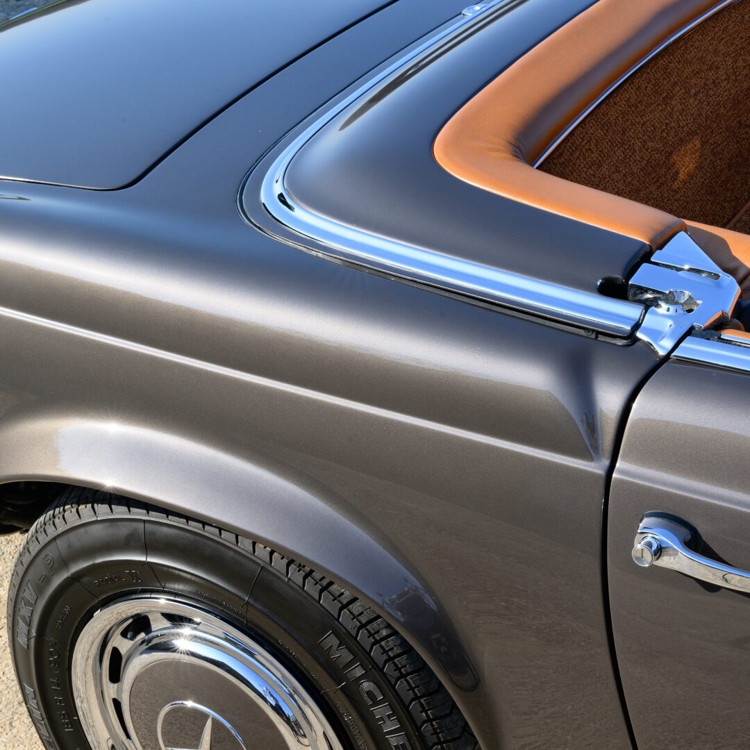 1968 Mercedes Benz 280SL Pagoda