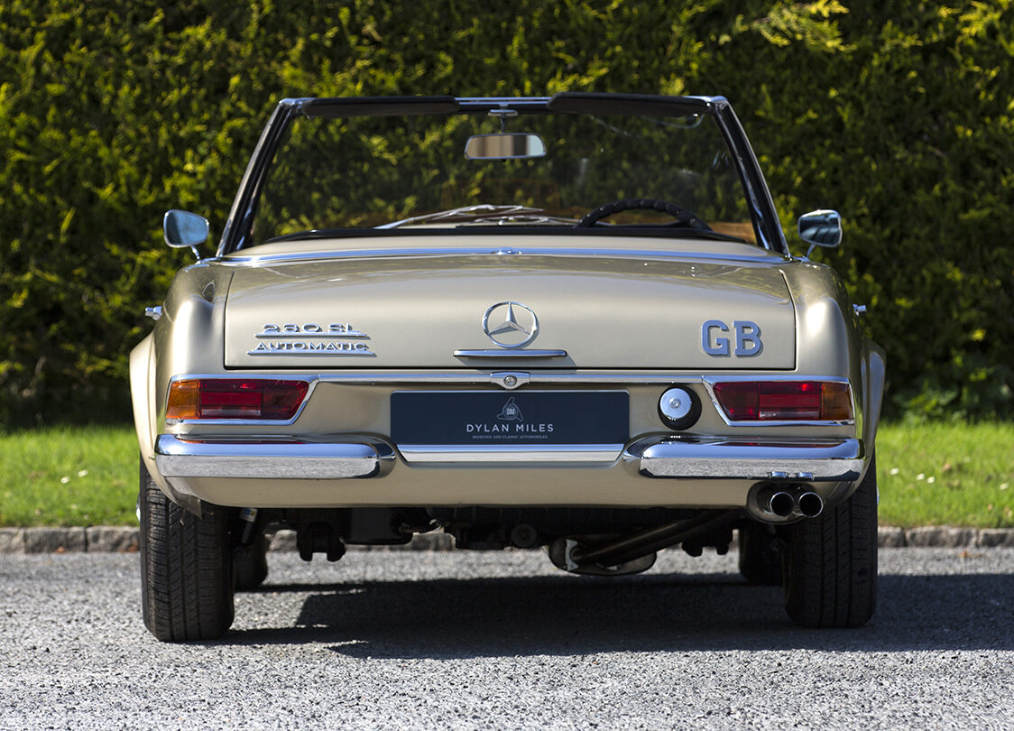 1969 Mercedes Benz 230SL Pagoda