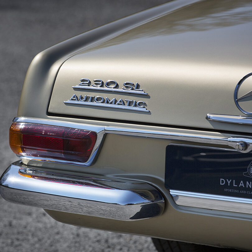 1969 Mercedes Benz 230SL Pagoda