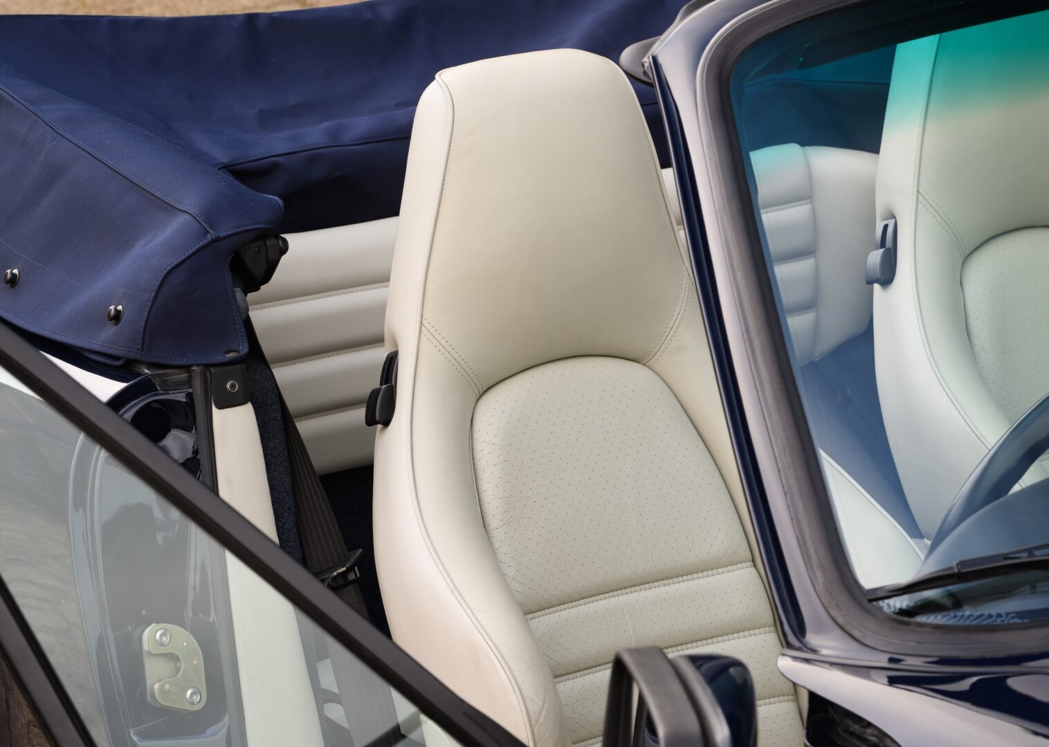 1990 Porsche 964 Carrera 2 Cabriolet