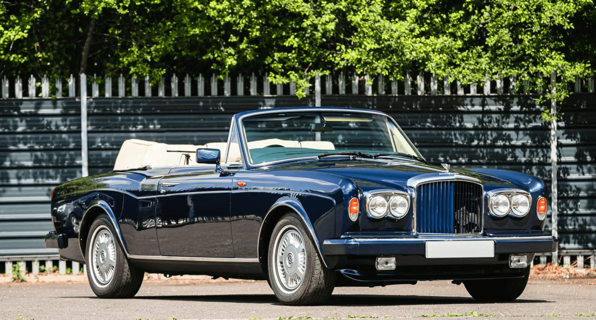 Three quarter view of 1989 Bentley Continental Convertible
