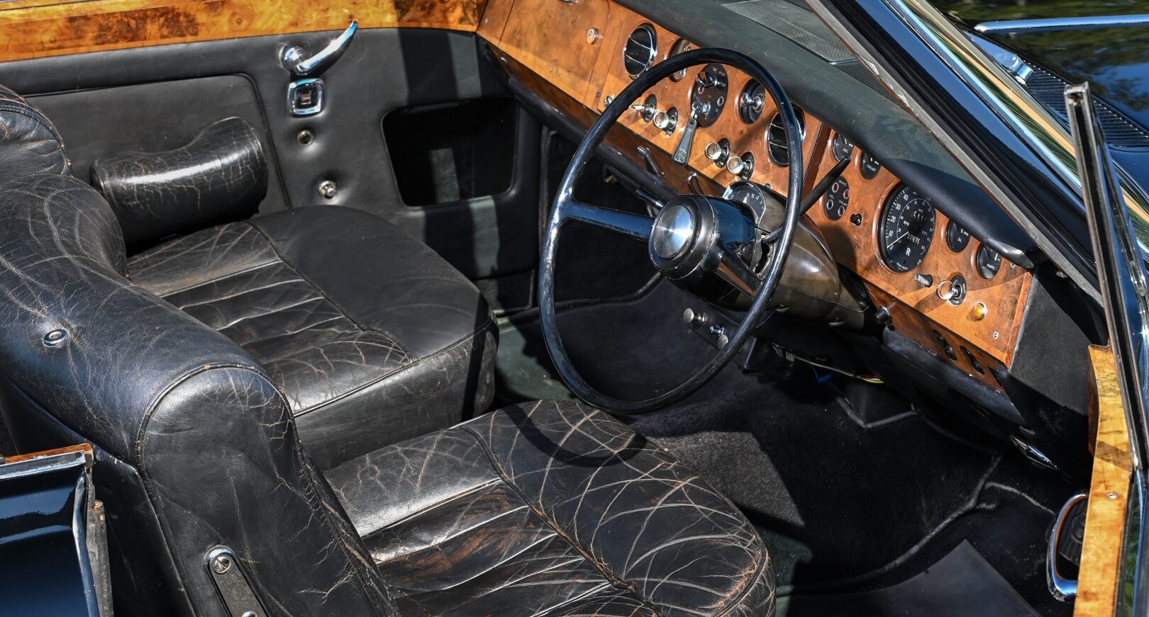 Front interior of Bentley Mulliner Park Ward Convertible
