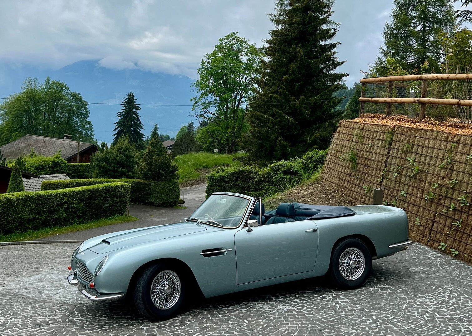 1967 Aston Martin DB6 Volante