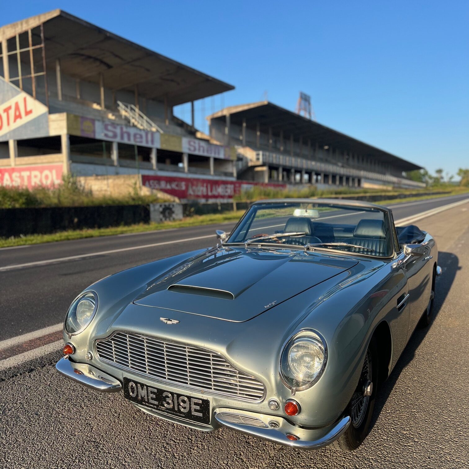1967 Aston Martin DB6 Volante