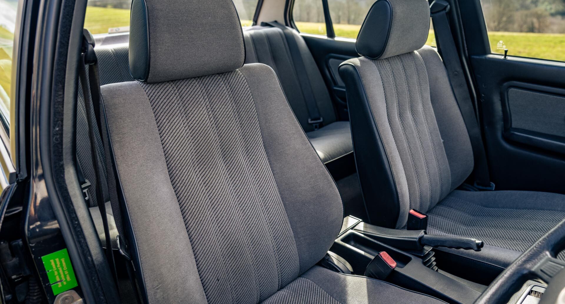 Photo showing seats of BMW E30 325i Saloon