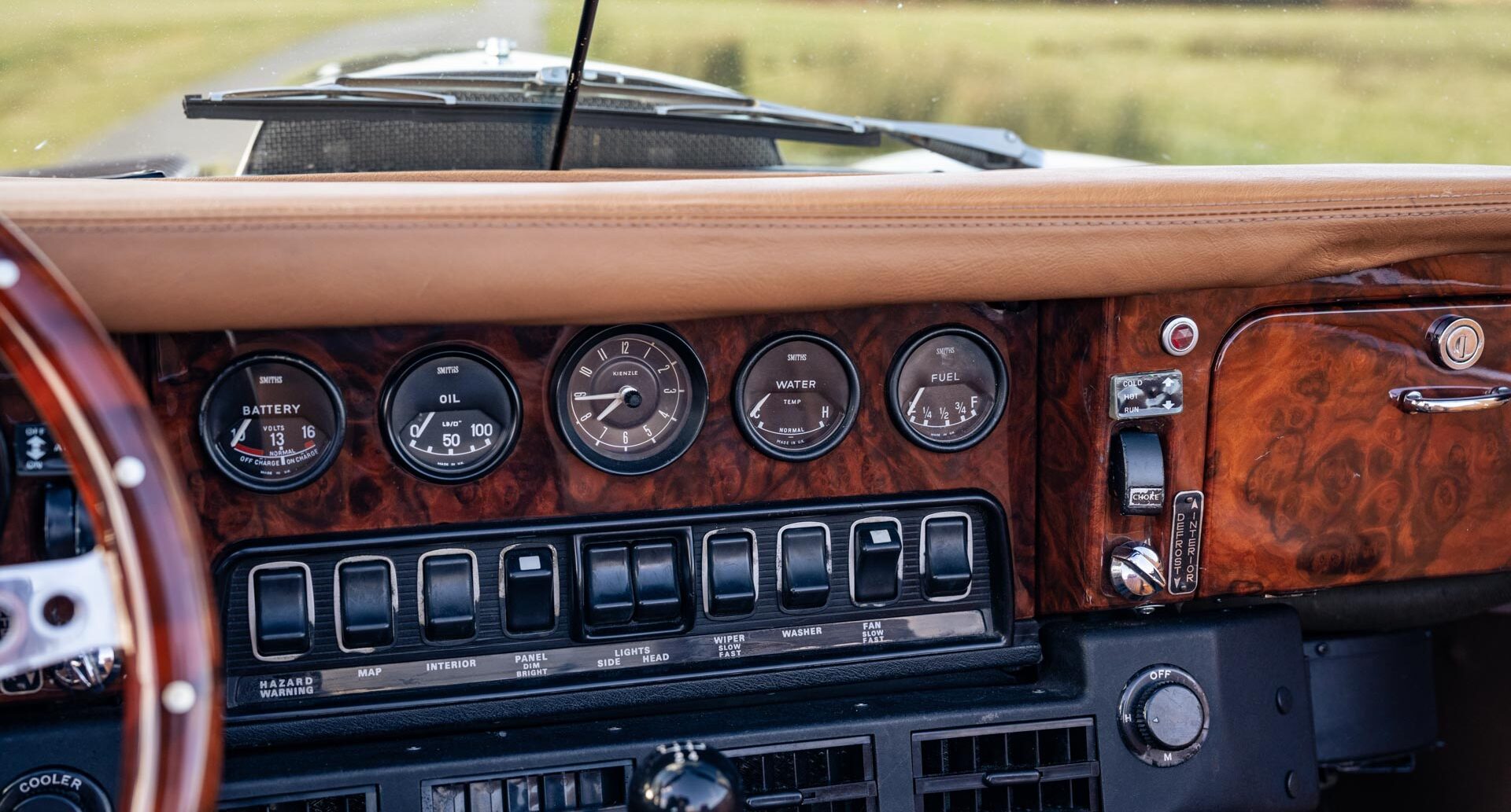 Photo of classic Jaguar V12 E Type Roadster dashboard