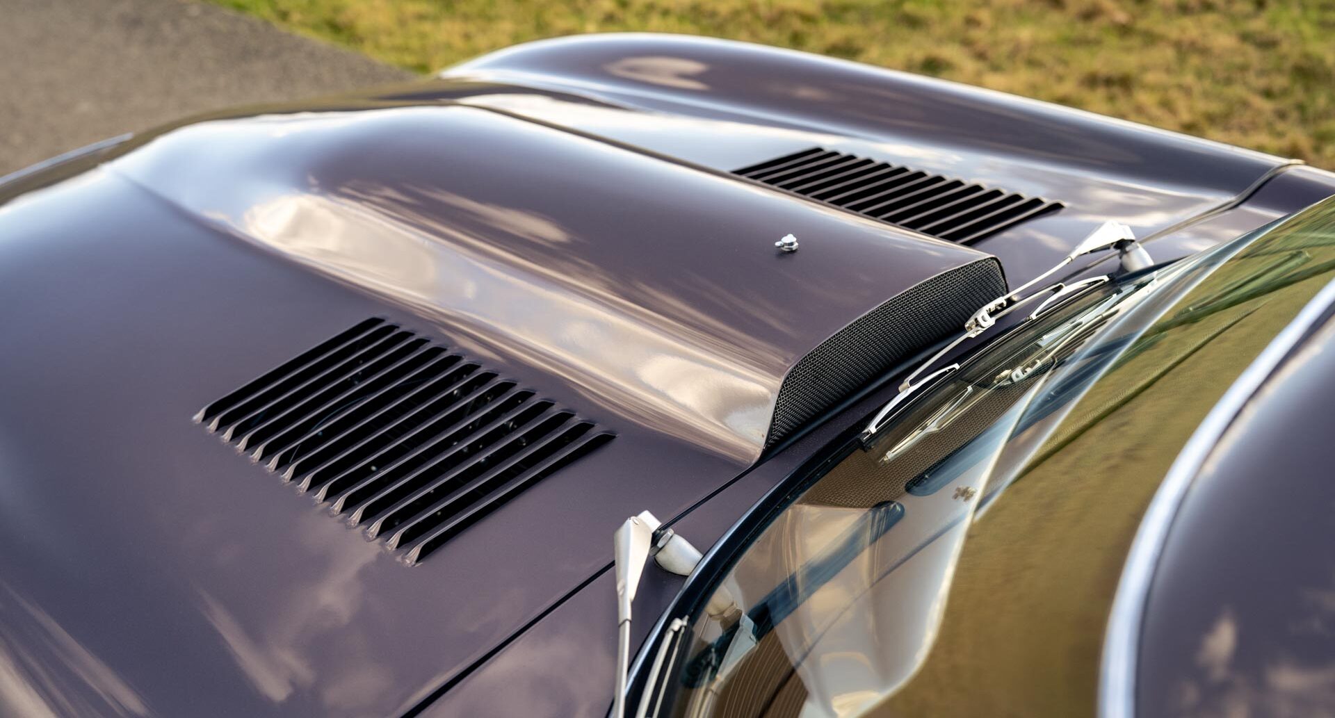 Detail photo of 1974 Jaguar V12 E Type Roadster - 6.2 Litre bonnet