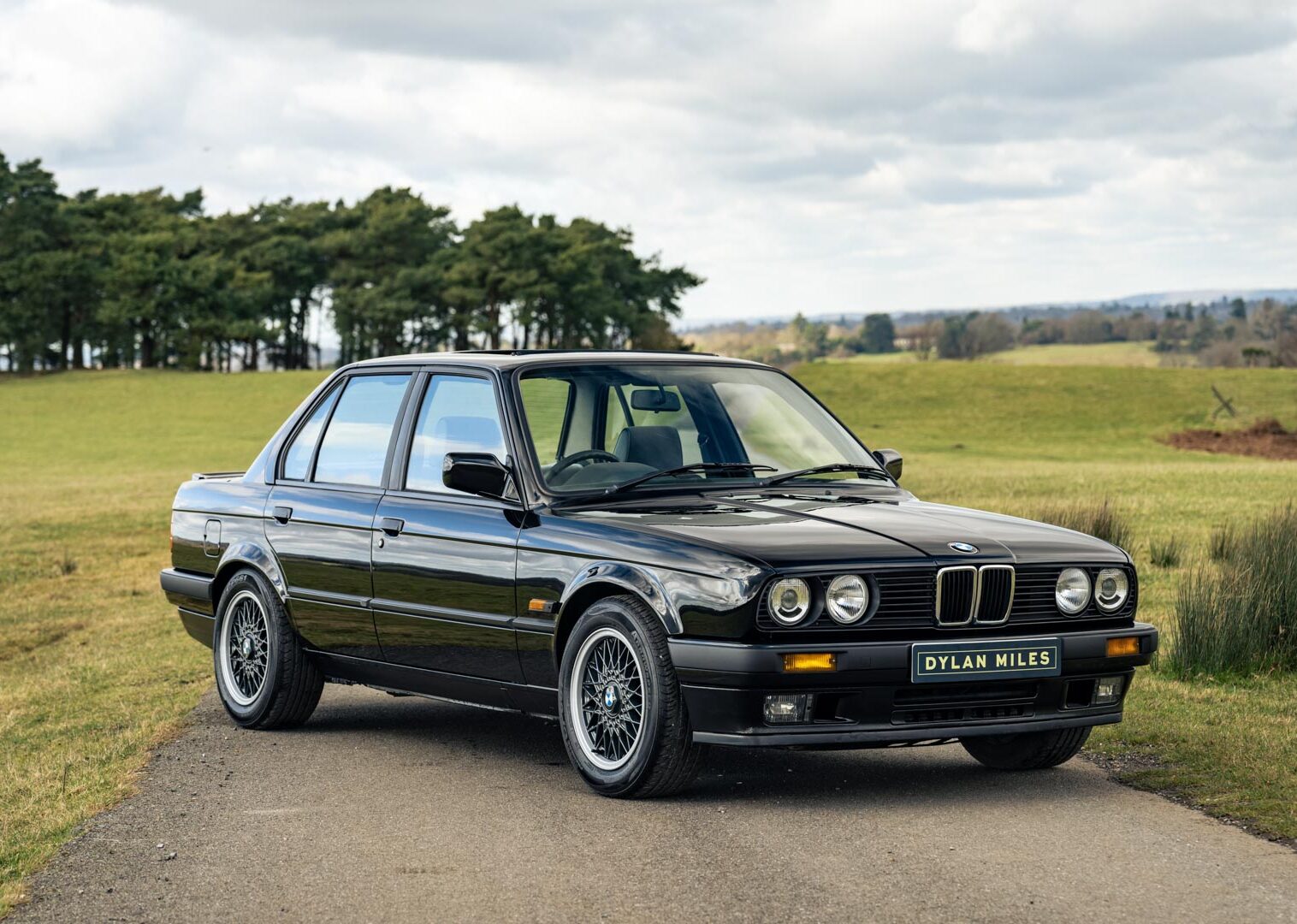 1990 BMW E30 325i Saloon