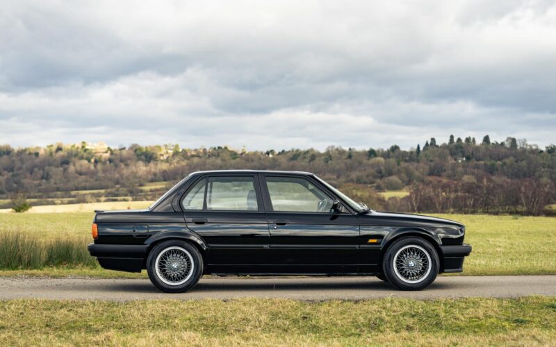 1990 BMW E30 325i Saloon